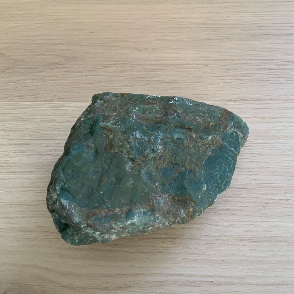 Green chalcedony  raw mineral specimen - Picture 3 of 7